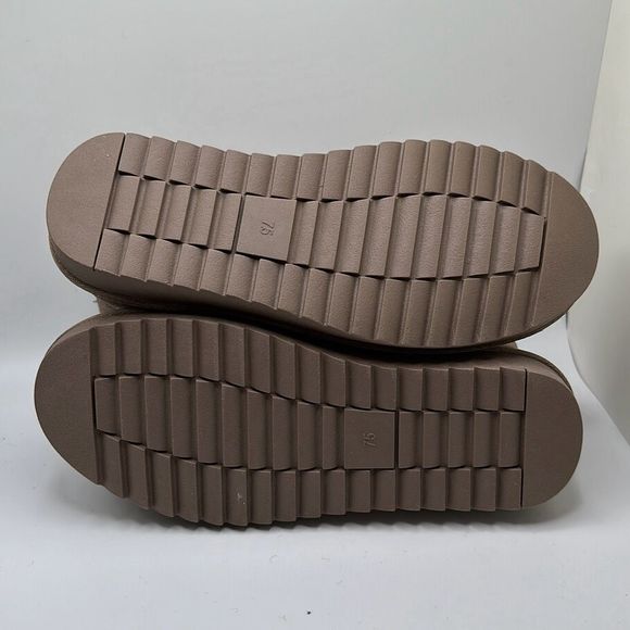 CUSHIONAIRE Cozy Boot 7.5 TAUPE - Picture 5 of 7